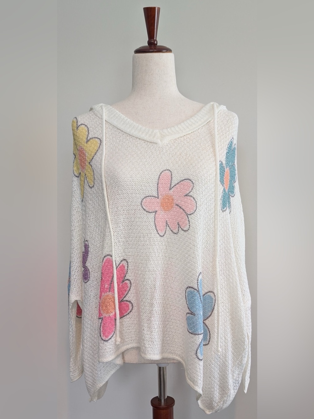 POL Floral Daisy Knit Oversized Hooded Sweater Women’s Size Small White Multi